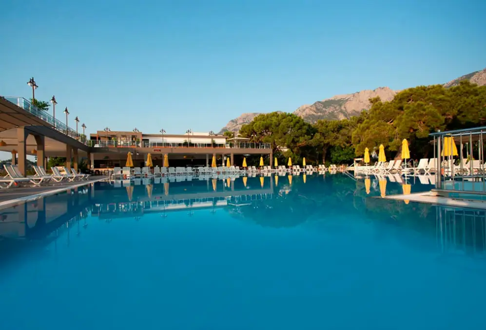 Basen w hotelu Perre La Mer Resort & Spa (ex. La Mer)