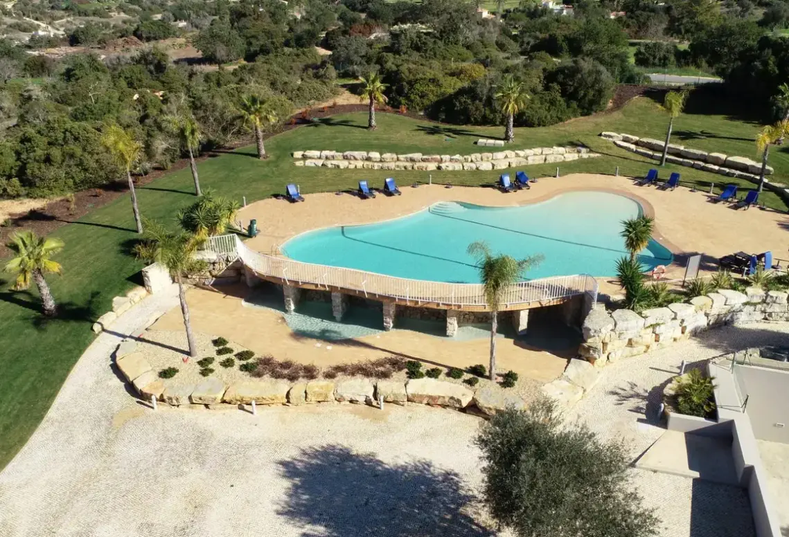 Basen w hotelu Pestana Gramacho Residences (Algarve)
