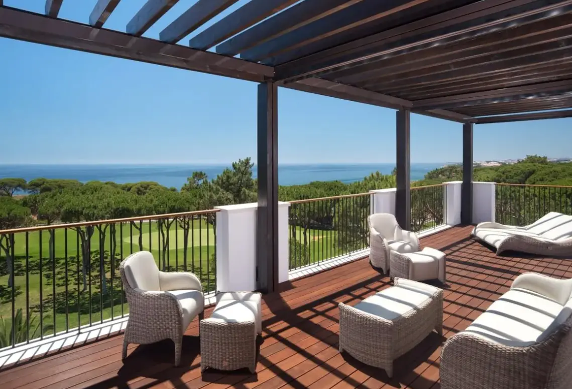 Widok z hotelu Pine Cliffs Ocean Suites