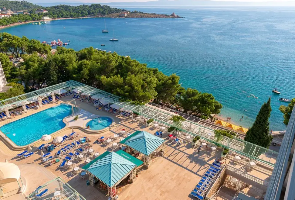 Basen w hotelu [Places] Dalmacija by Valamar (Makarska)