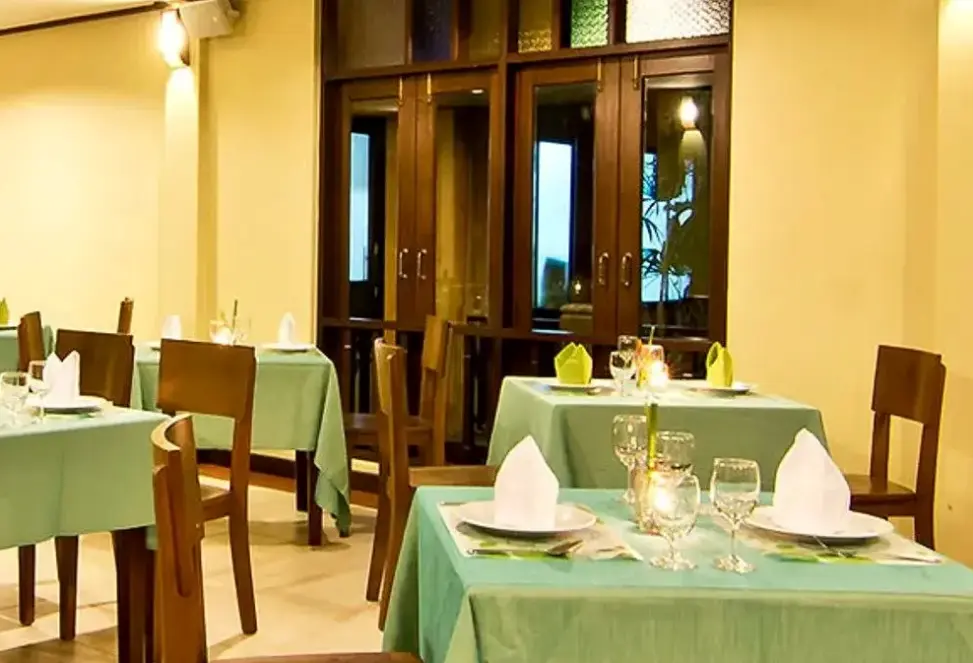 Restauracja i jedzenie w hotelu Plumeria Serviced Apartment