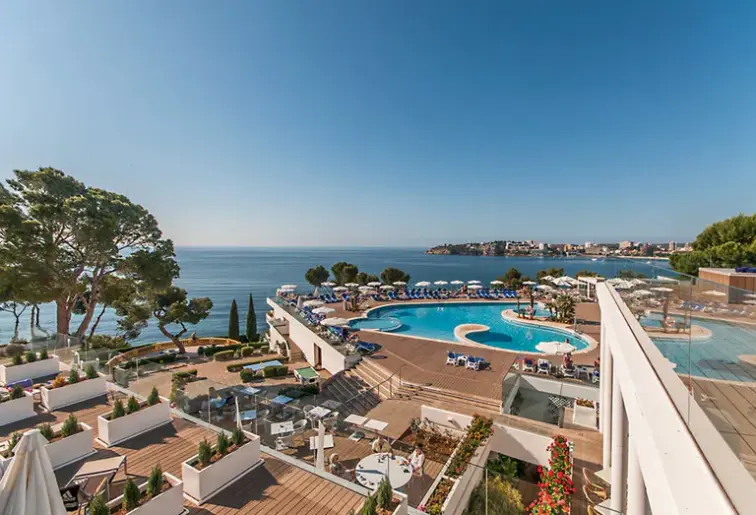 Basen w hotelu Ponent Mar