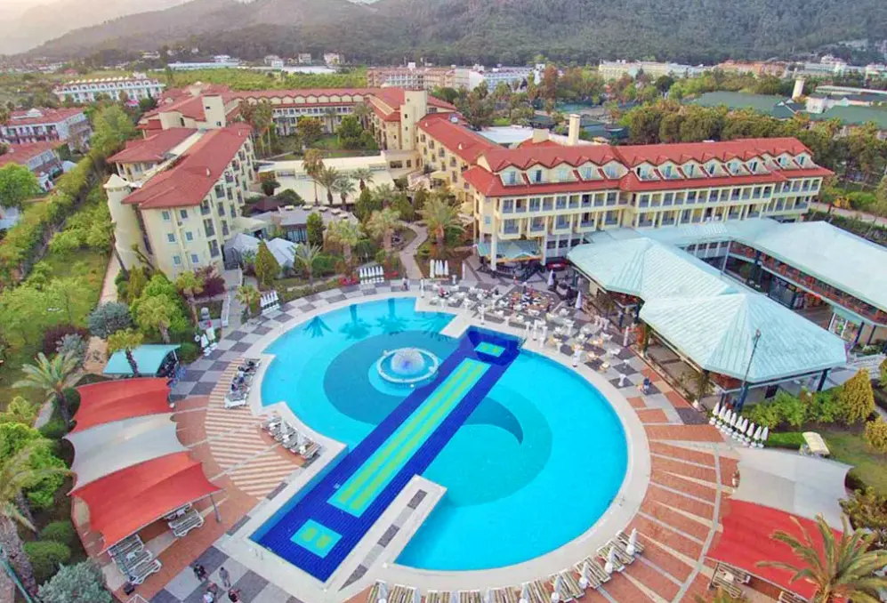 Hotel Queens Park Le Jardin Resort