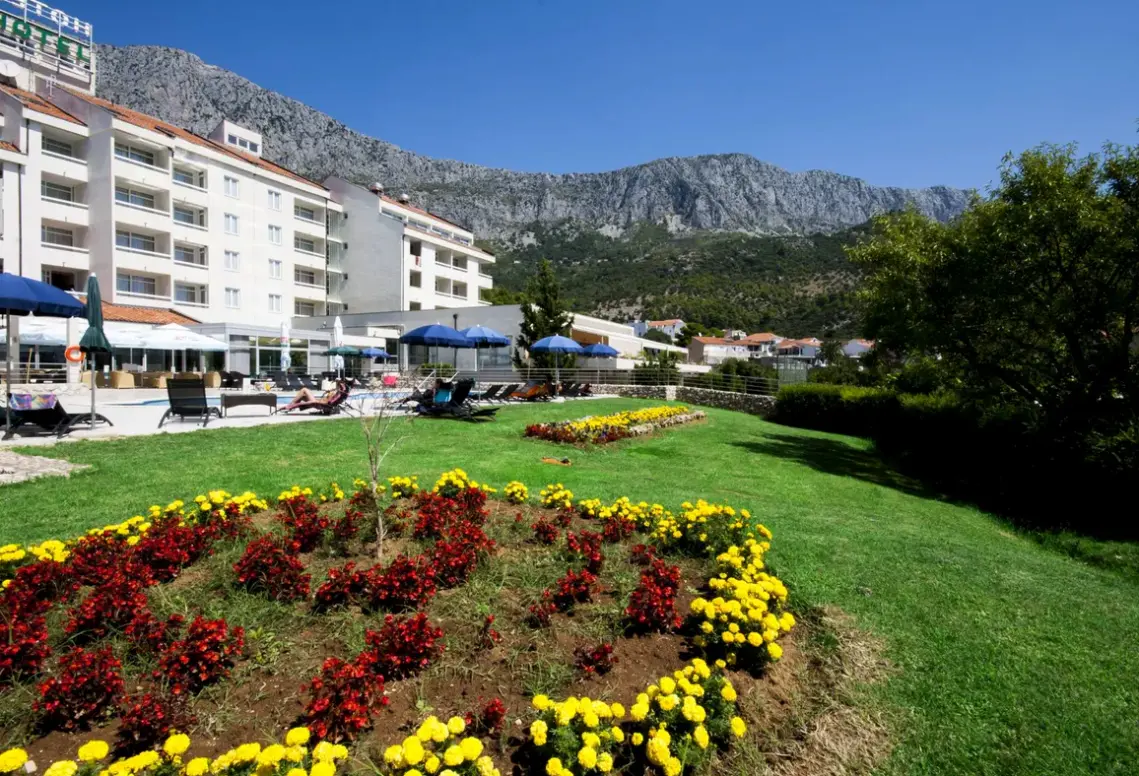 Basen w hotelu Quercus (Drvenik)
