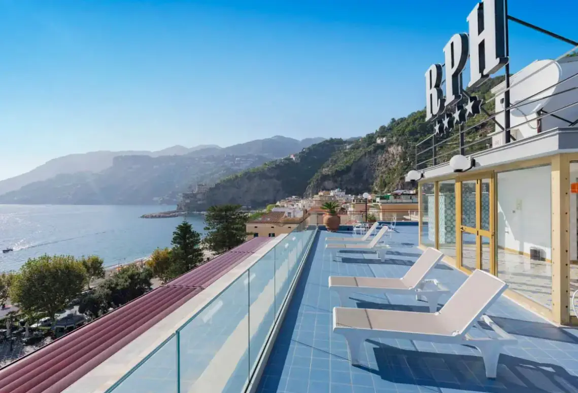 Basen w hotelu Reginna Palace