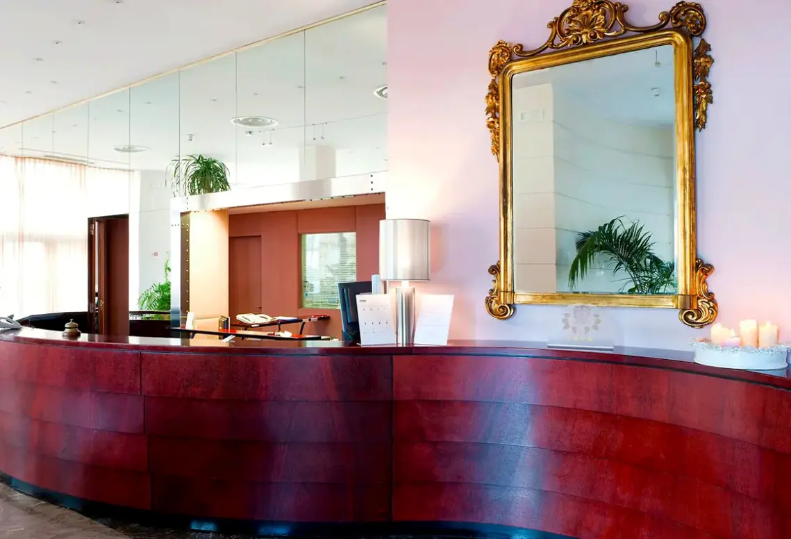 Lobby hotelu Reginna Palace