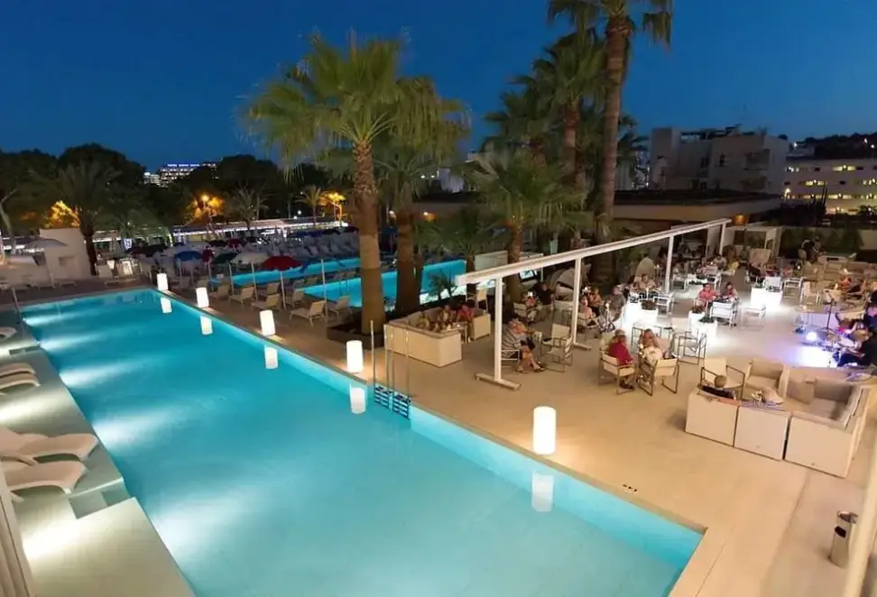 Basen w hotelu Reverence Mare (ex Senses Palmanova)