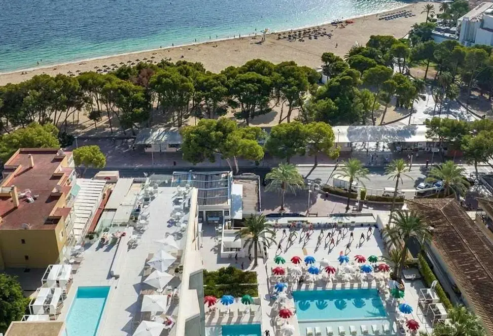 Basen w hotelu Reverence Mare (ex Senses Palmanova)