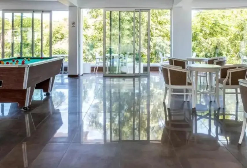 Lobby hotelu Rio Gardens (ex Rio Napa Apartments)