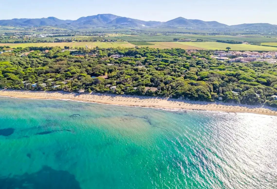 Plaża przy hotelu Riva degli Etruschi (Toskania)