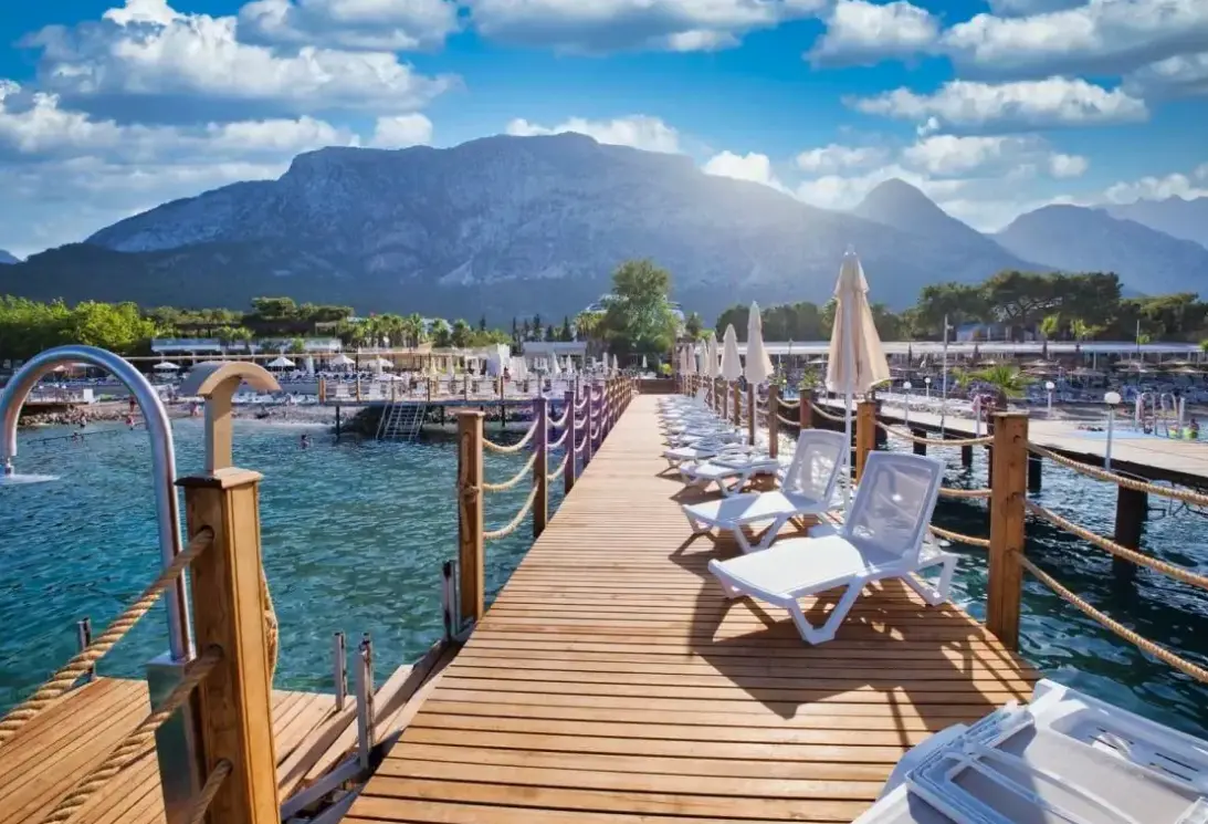 Plaża przy hotelu Rose Garden Premium (ex. Larissa Mare Beach)