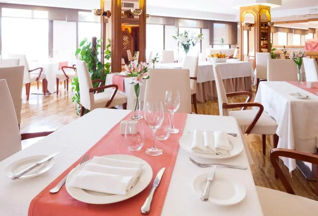 Restauracja i jedzenie w hotelu Royal Plaza (Eivissa)