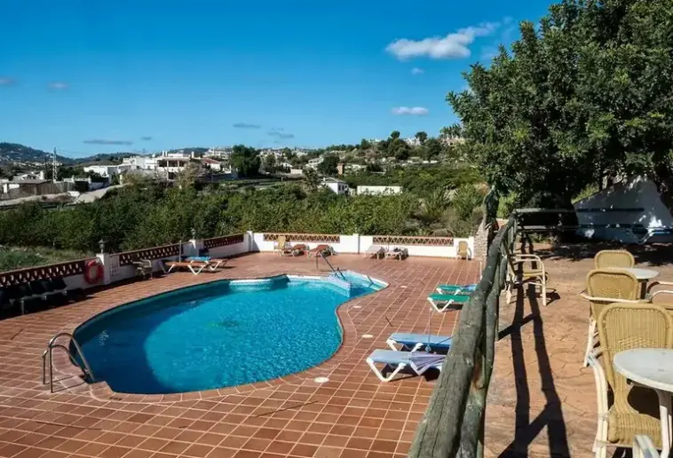 Basen w hotelu Rural Almazara