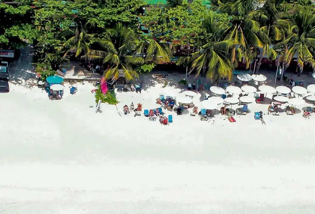 Plaża przy hotelu Sai Kaew