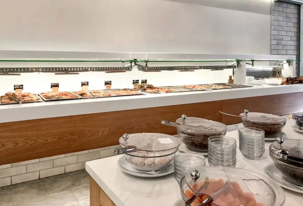 Restauracja i jedzenie w hotelu San Panteleimon