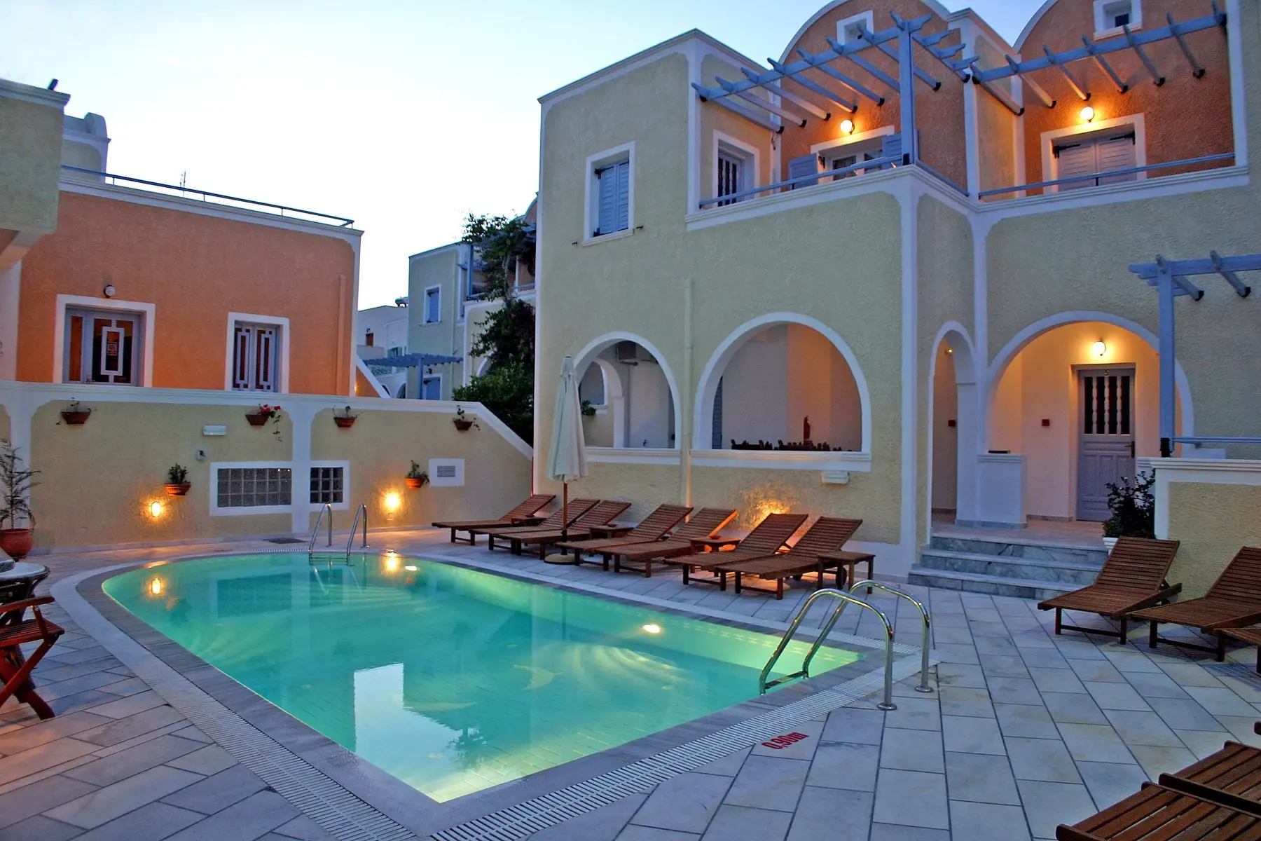 Basen w hotelu Sellada Apartments