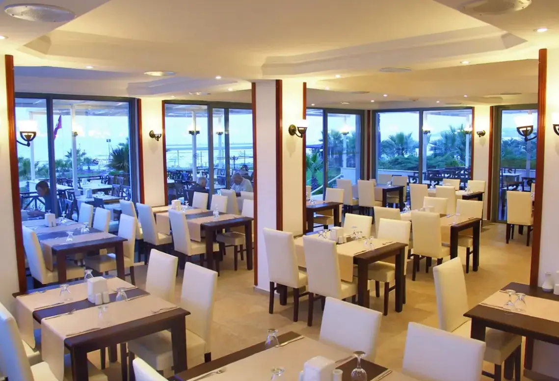 Restauracja i jedzenie w hotelu Sentinus
