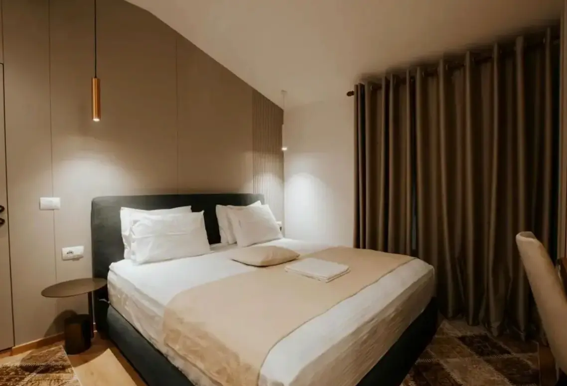 Pokój w hotelu Sharm (Gjirokastra)