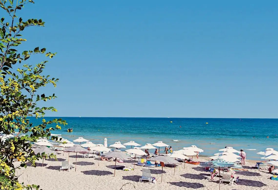 Plaża przy hotelu Sineva Beach (ex. Primasol Sineva Beach)