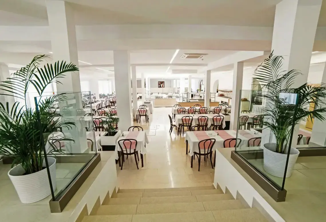 Restauracja i jedzenie w hotelu Slaven