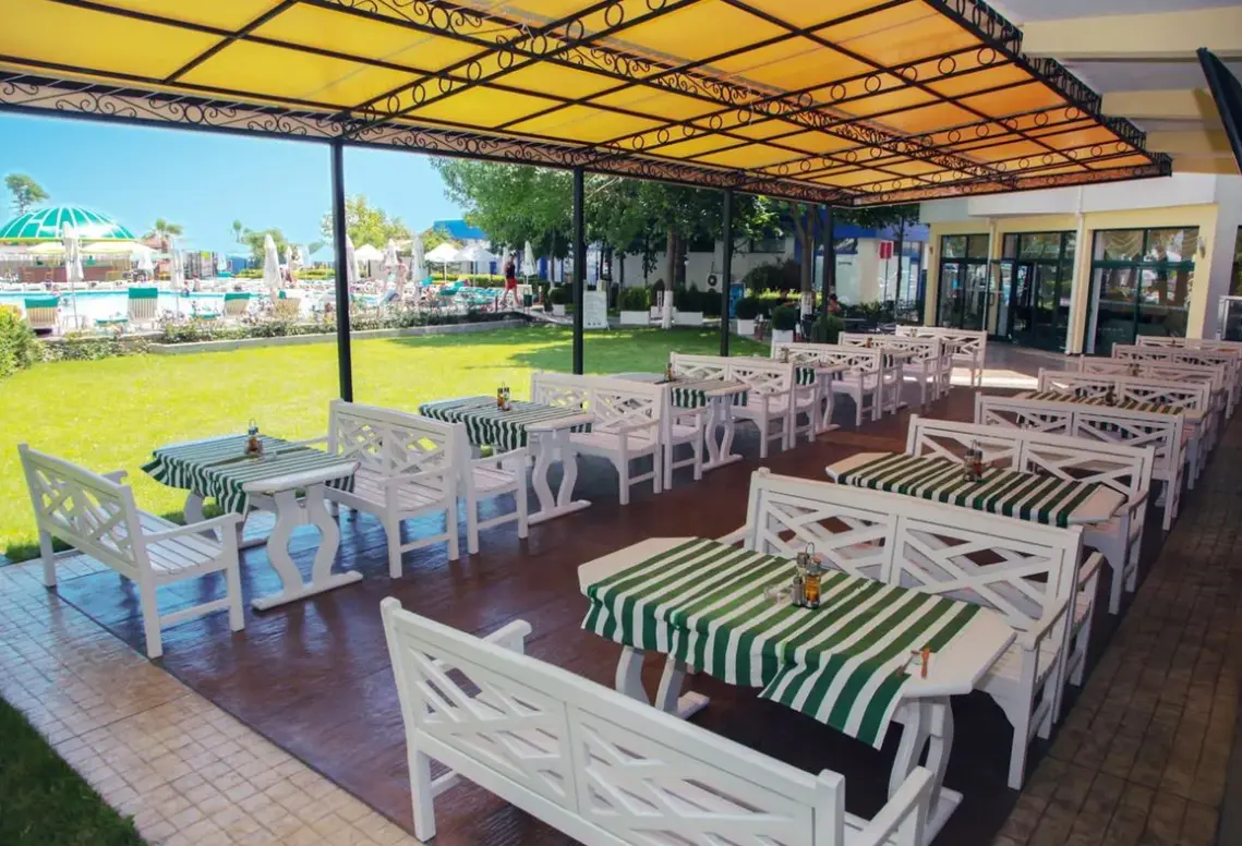 Restauracja i jedzenie w hotelu Slavyanski
