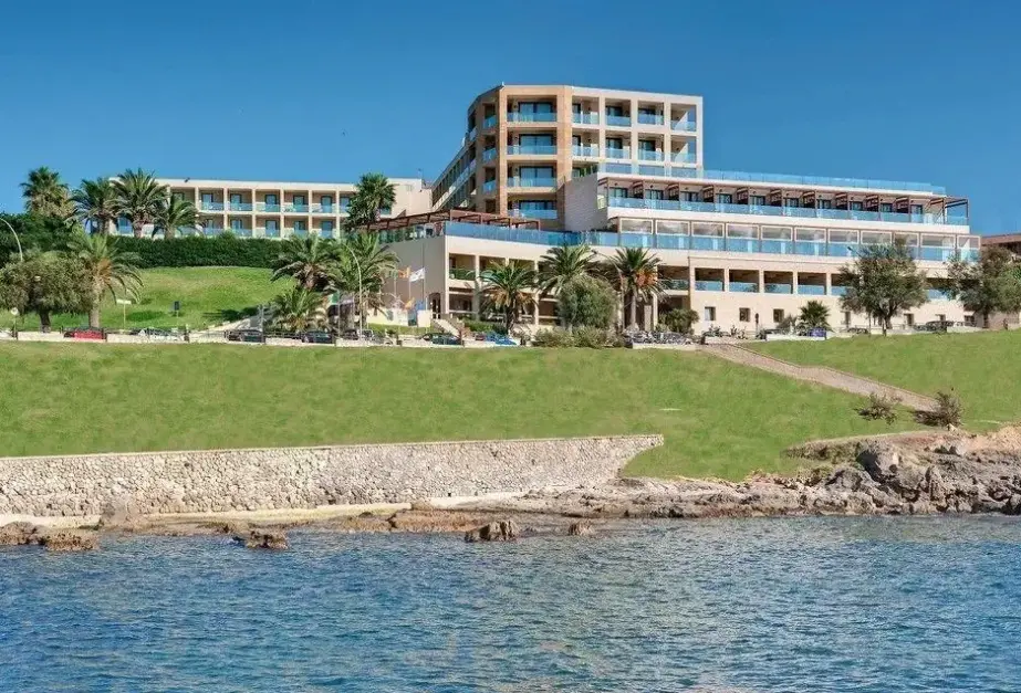 Hotel Smy Carlos V w Włochy (Sardynia) - oferta last minute