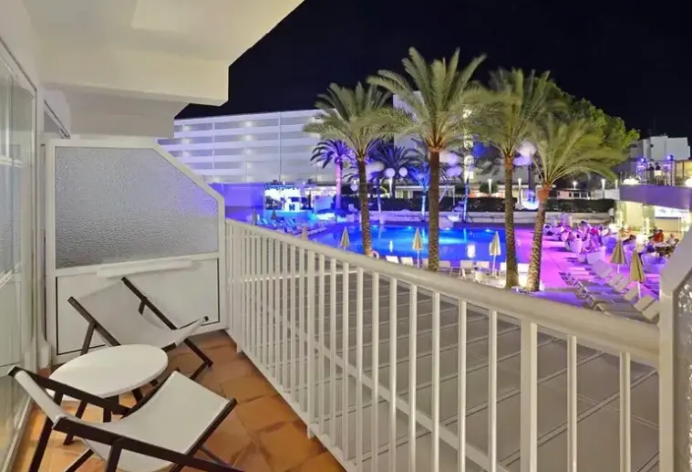 Basen w hotelu Sol House The Studio (ex. Sol House Mallorca)