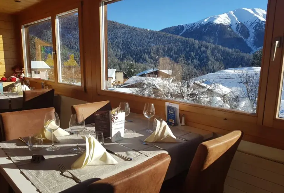 Restauracja i jedzenie w hotelu Sonnenhalde