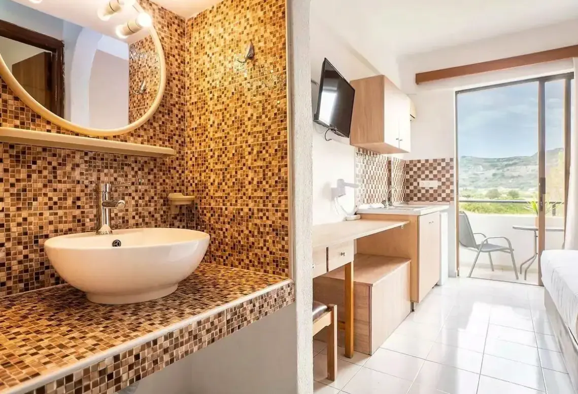 Łazienka w pokoju hotelu Sotirakis