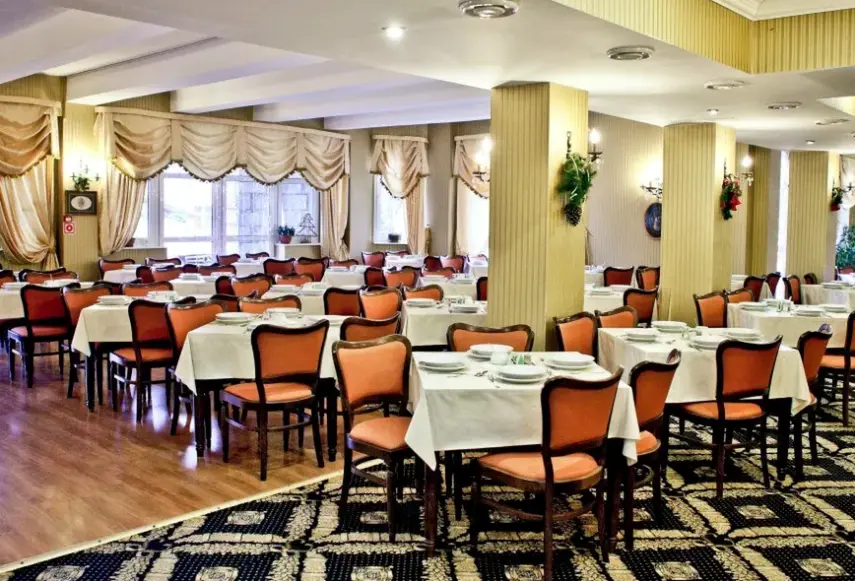 Restauracja i jedzenie w hotelu St. Lukas