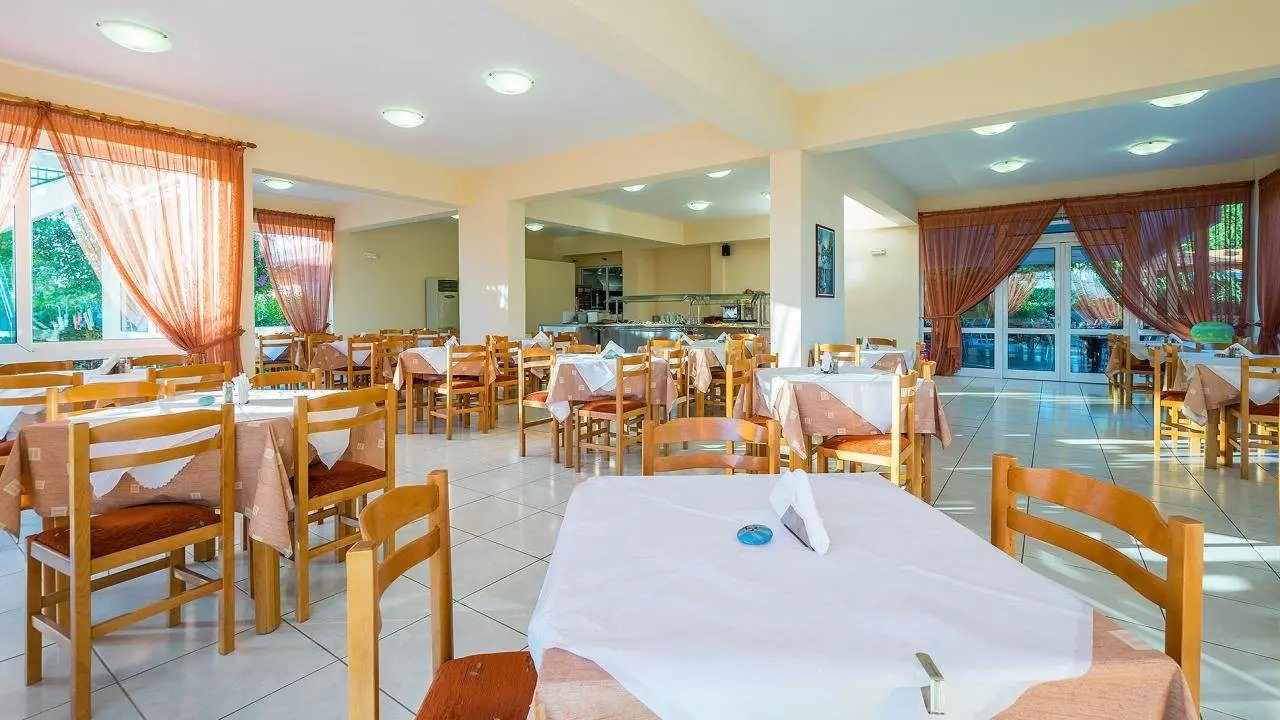 Restauracja i jedzenie w hotelu Stafilia Beach