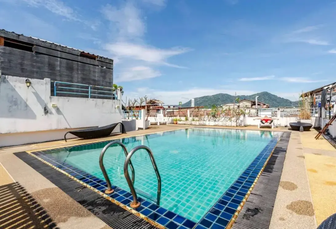 Basen w hotelu Star House