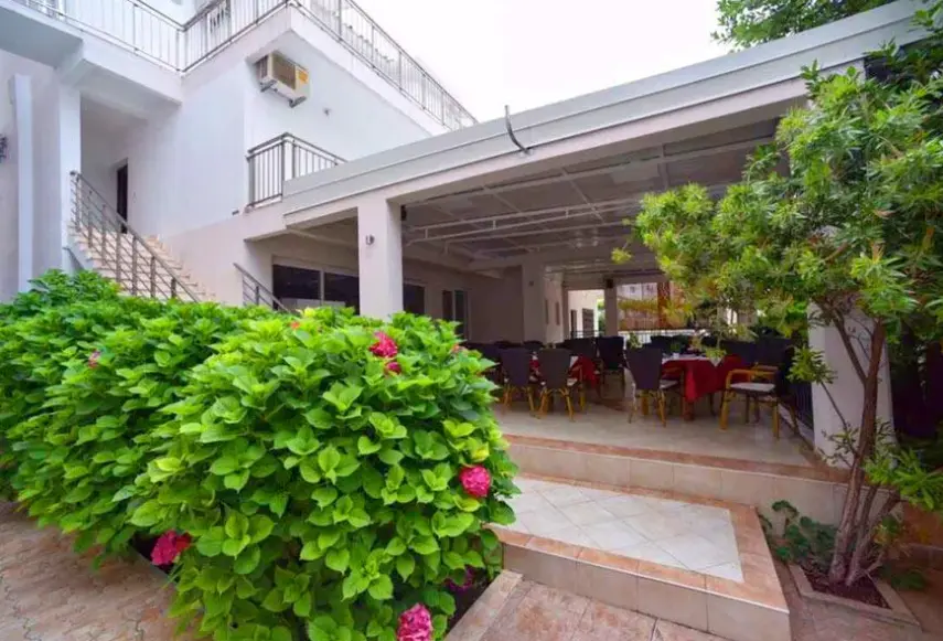 Restauracja i jedzenie w hotelu Suzana
