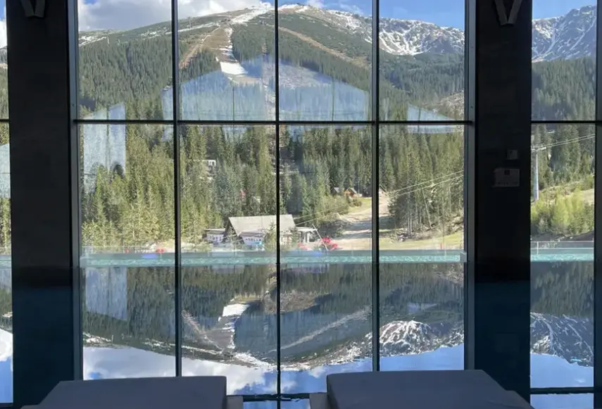 Widok z hotelu Swissotel Damian Jasna