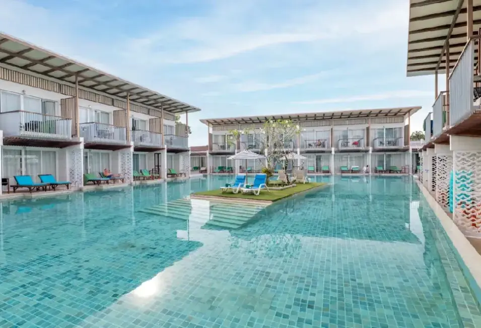 Hotel The Briza Beach Resort