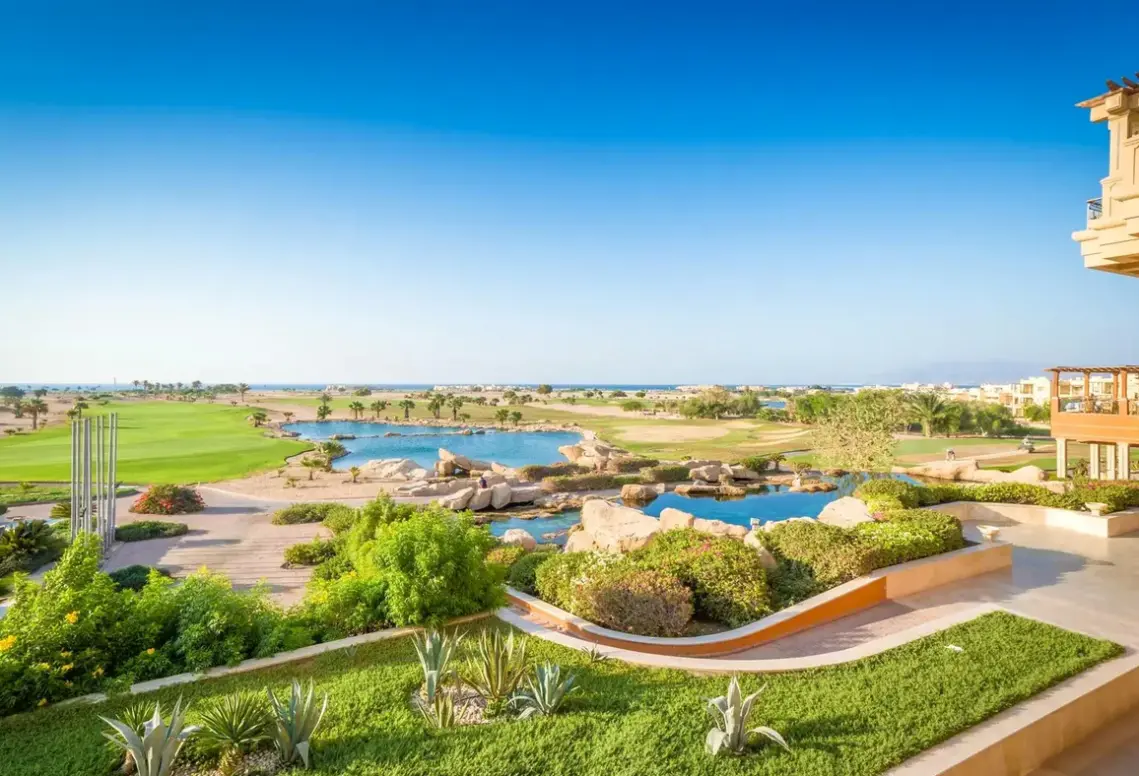 Widok z hotelu The Cascades Golf Resort Spa & Thalasso (ex Westin Soma Bay)