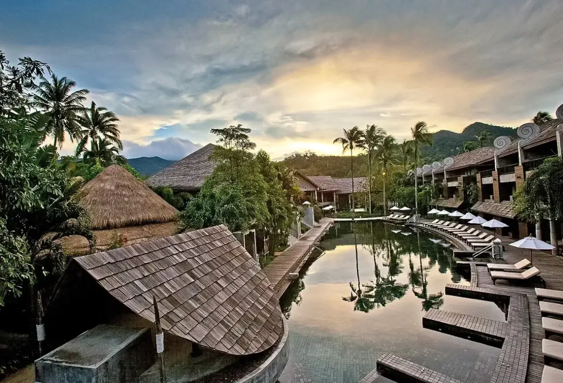 Basen w hotelu The Dewa Koh Chang