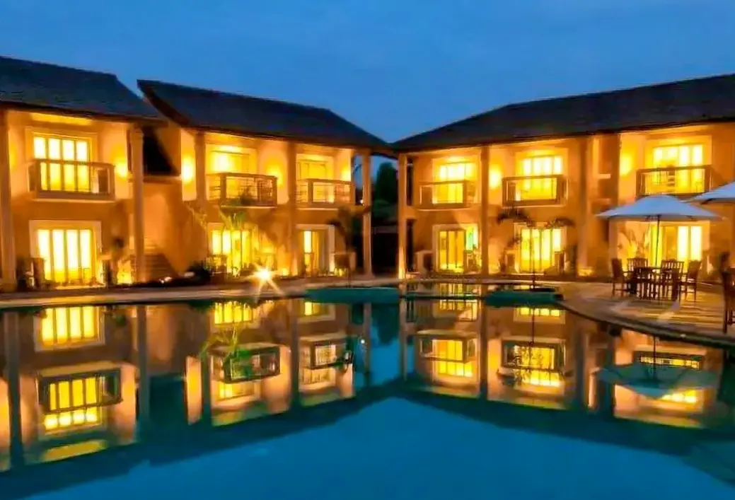 Basen w hotelu The Golden Crown Colva (ex. Golden Palms)
