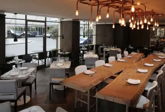 Restauracja i jedzenie w hotelu The May Fair