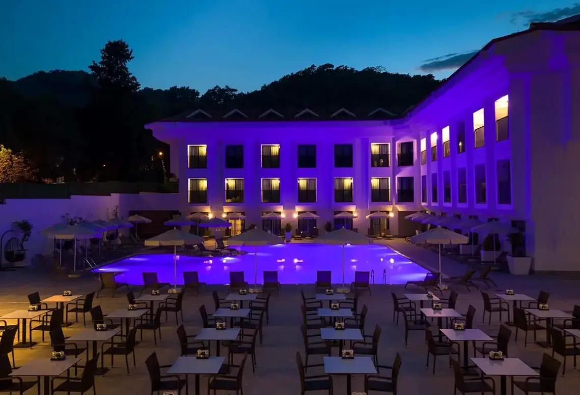 Basen w hotelu The Saint Star Hotels & Spa
