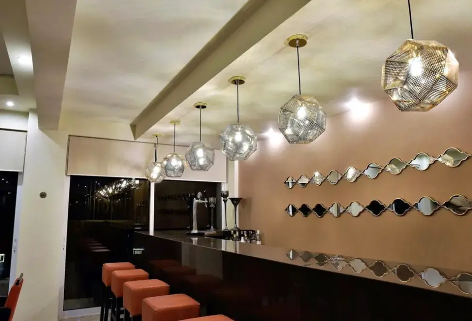 Restauracja i jedzenie w hotelu Theo (Chania)