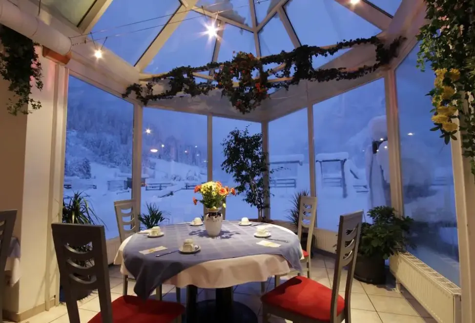 Restauracja i jedzenie w hotelu Tia Monte (Feichten)