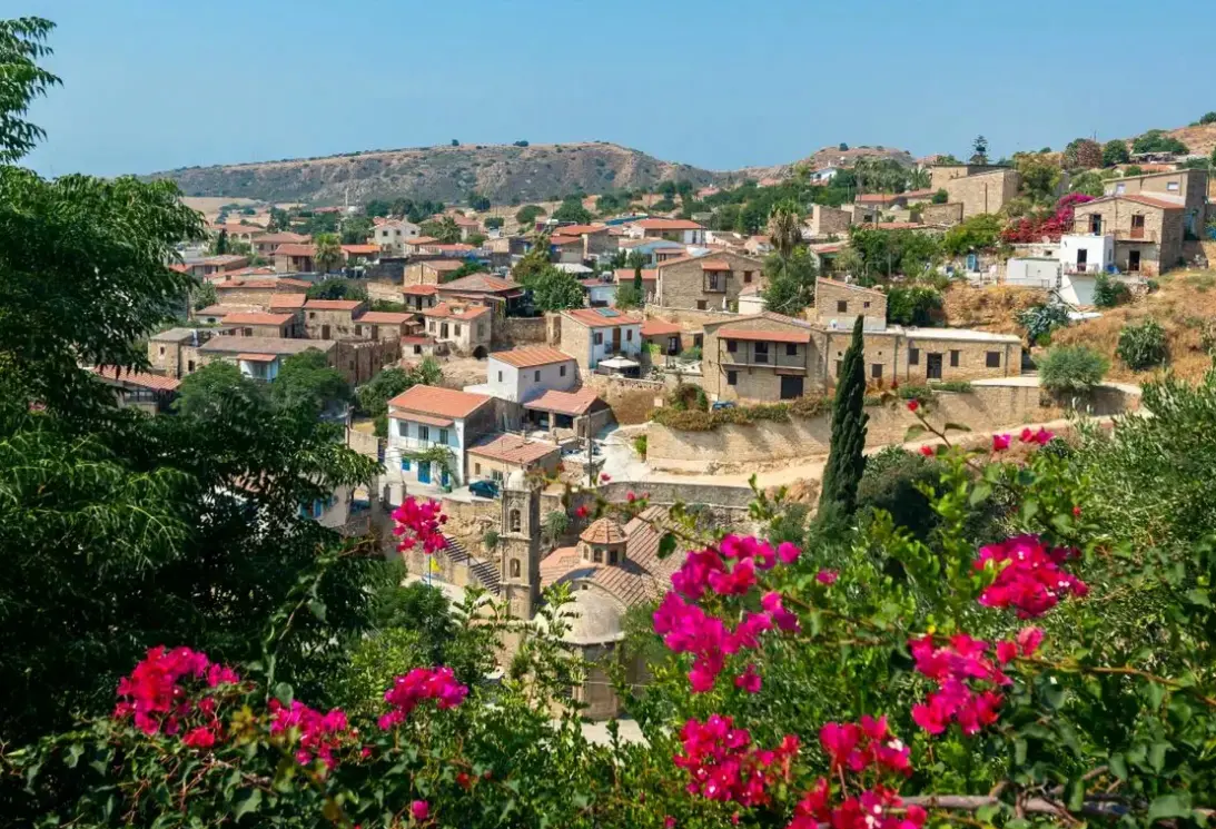 Widok z hotelu Traditionelle Apartments Cyprus Village Kalavassos