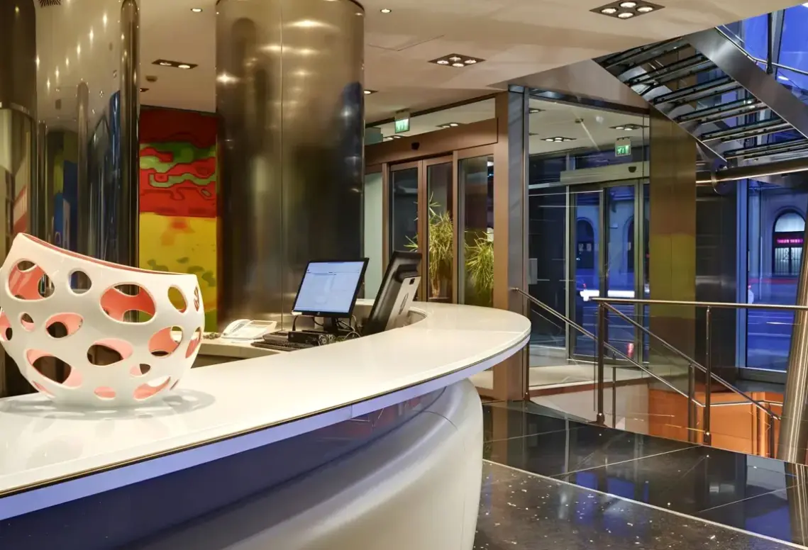 Lobby hotelu Una Bologna Centro
