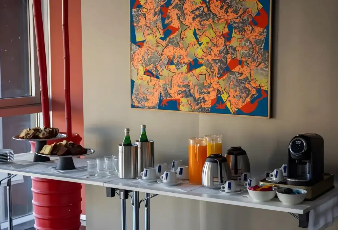 Restauracja i jedzenie w hotelu Una Bologna Centro