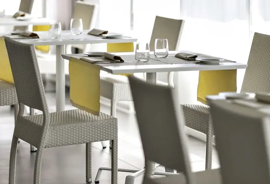 Restauracja i jedzenie w hotelu Una Forte dei Marmi