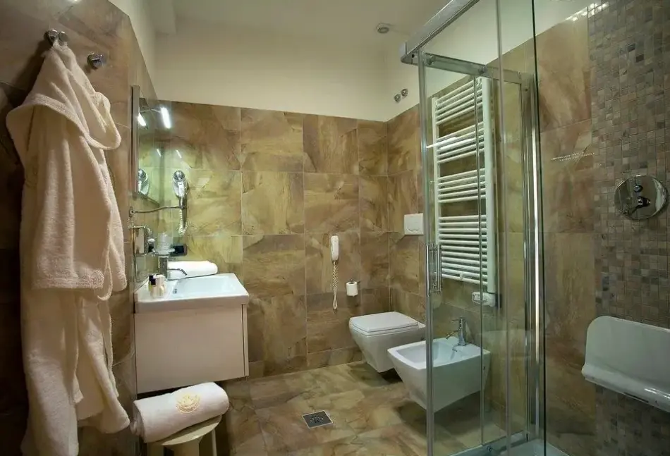 Łazienka w pokoju hotelu Vienna (Lido di Jesolo)