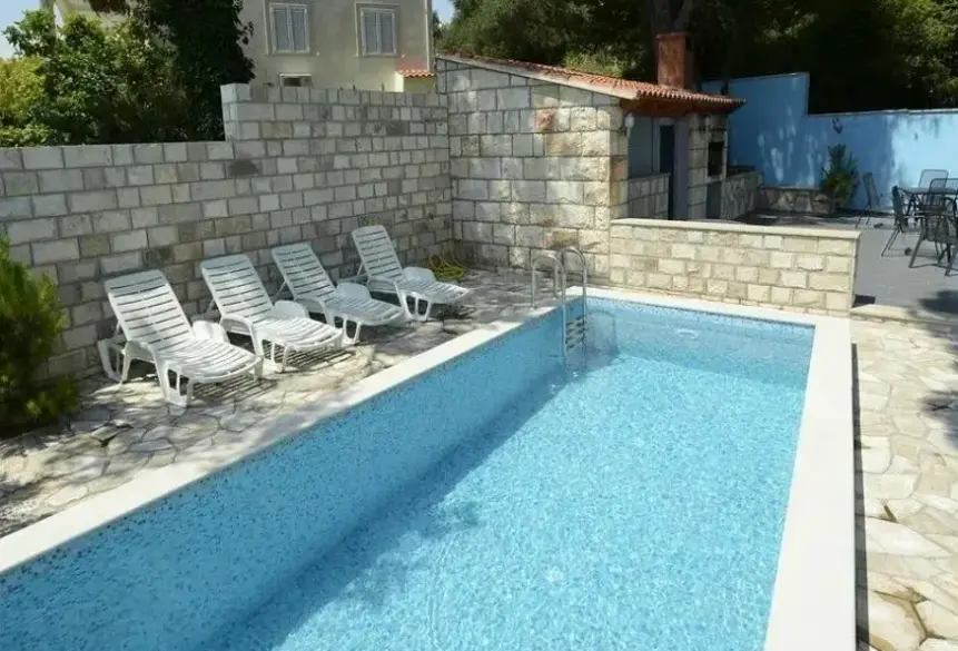 Basen w hotelu Villa Avantgarde