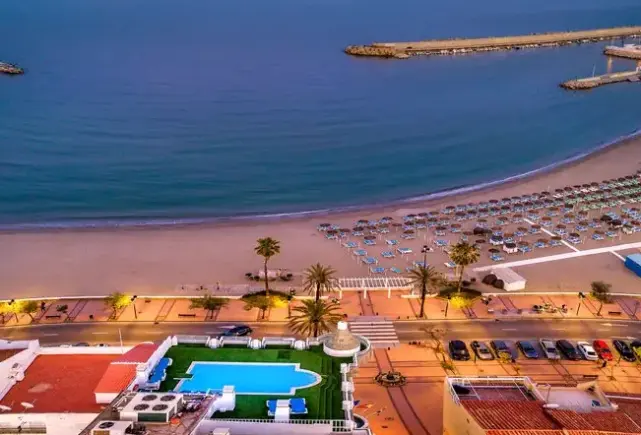 Plaża przy hotelu Villa de Laredo