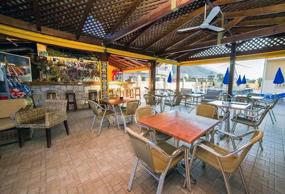 Restauracja i jedzenie w hotelu Villa Diasselo